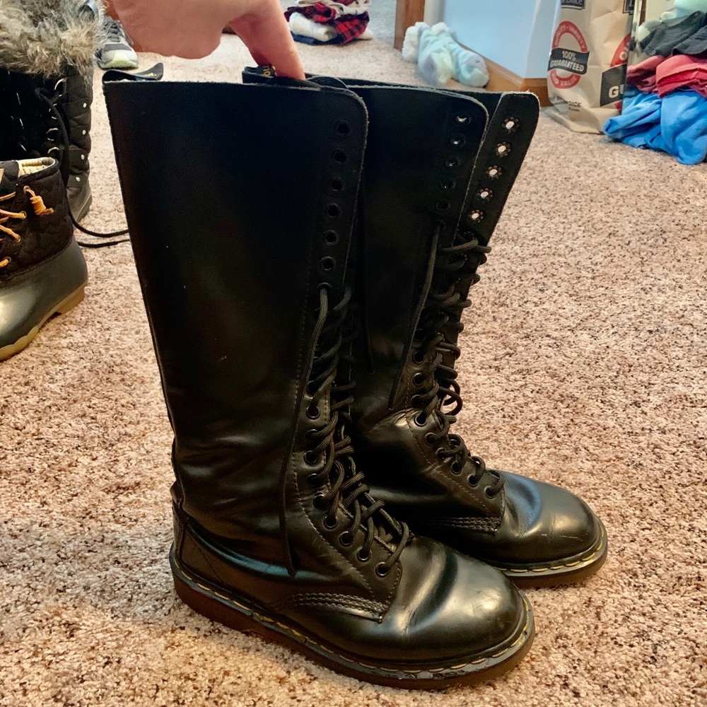 Women’s Dr Marten 20 Eye Lace Up Boots UK 5